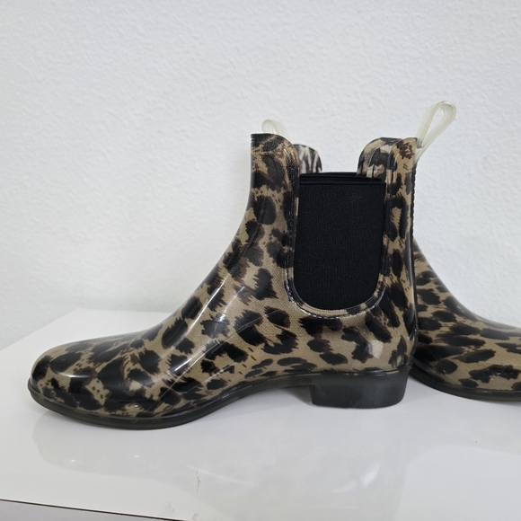 J. Crew Leopard Animal Print Chelsea Rain Boots Women's 6 - Picture 3 of 6